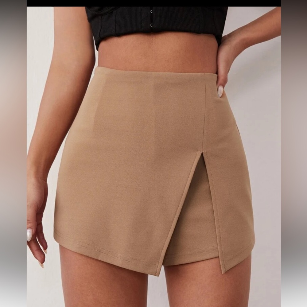 Tan skort